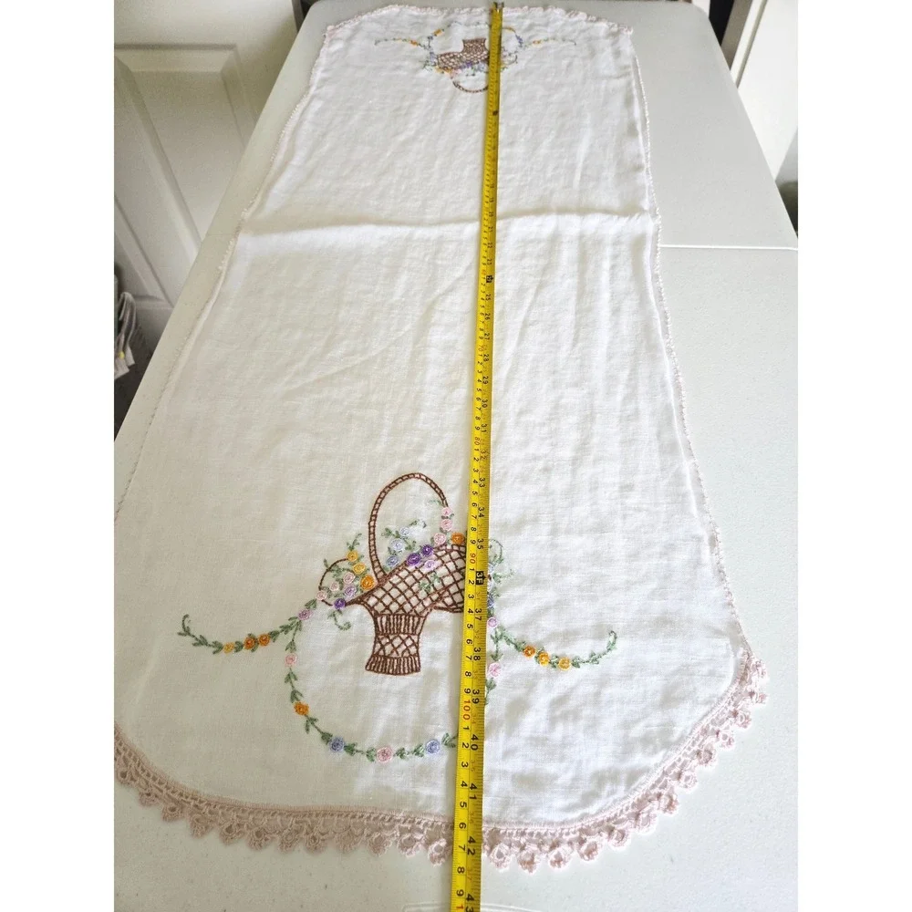 Vintage‎ Hand Embroidered White Linen Table Runner Floral Basket Lace 42x18